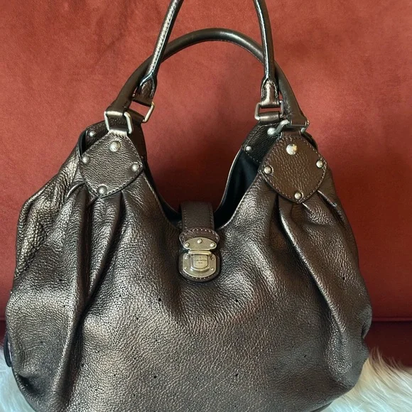 Extra Large Louis Vuitton Mahina bronze Leather Shoulder Bag - Picture 5 of 16